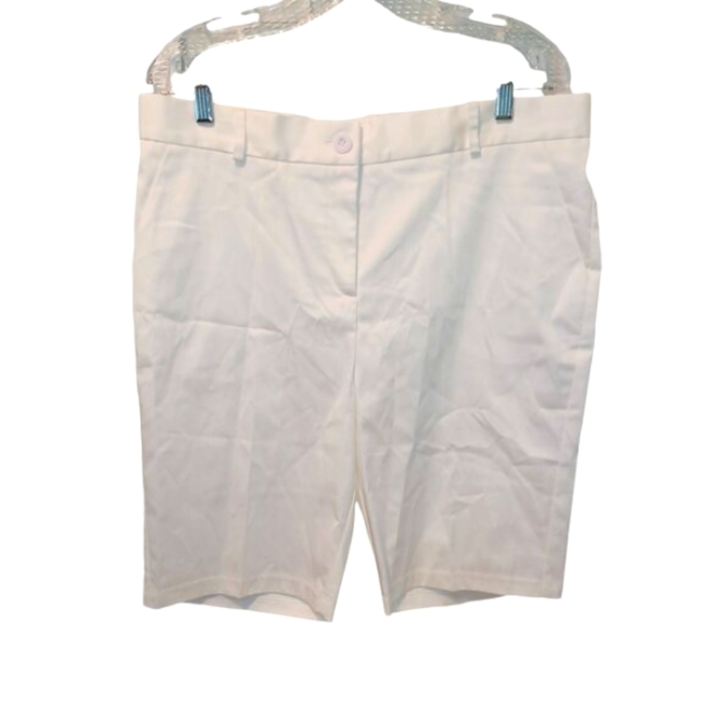 NEW! Sz 14 Women's Shorts - white with pockets (4585